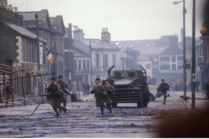 2 Hour Terror and Mural History Belfast taxi Private Tour - A 2-Hour Taxi Plan Through Belfast’s Troubles Sites