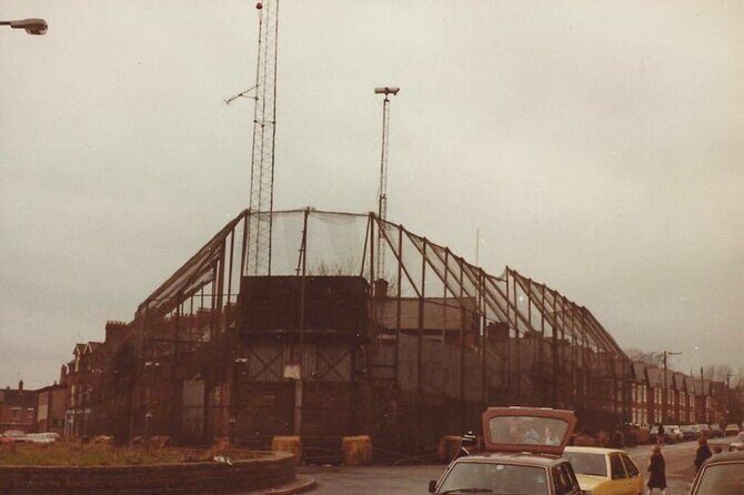 2 Hour Terror and Mural History Belfast taxi Private Tour - Crumlin Road Gaol: Trials, Hunger Strikes, and the Courthouse Tunnel