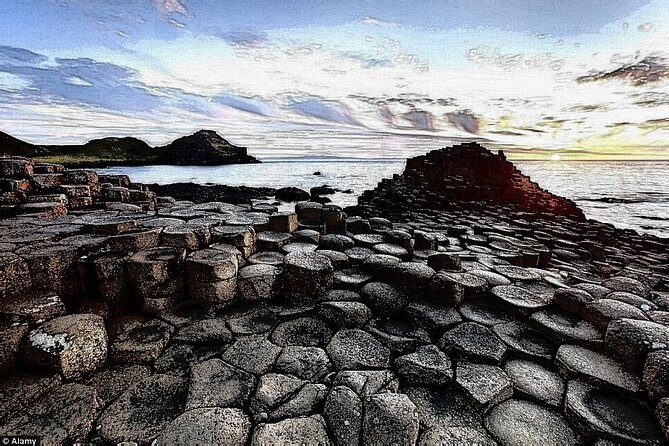 2Day Private Tour Northern Ireland Top Sights Giant's Causeway Belfast Adventure - Quick tips so your two-day plan feels smooth