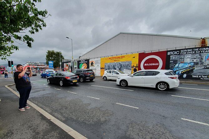 Belfast Cab Tour of Peacewalls, Murals and the Famous Titanic Slips - Getting around and timing: how to plan a smooth day
