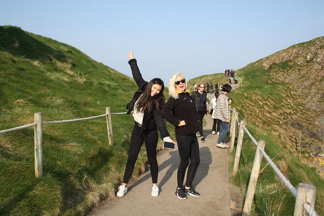Giant's Causeway Day Tour and Belfast City Tour 1 Day Pass - Two days of Belfast and the Antrim Coast for one set price