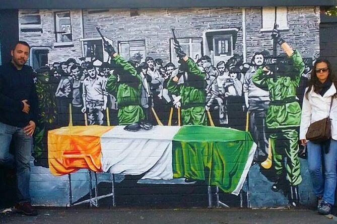 Original Private Belfast Troubles and Peace Cab/Taxi Tour 2 Hours - Getting started at Belfast City Hall (and how pickup really works)