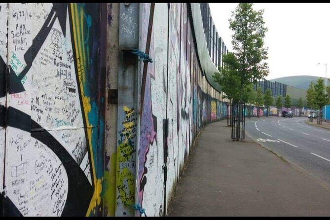 Private Political History & Murals Tour Belfast - Shankill Road and Loyalist Narratives on Foot