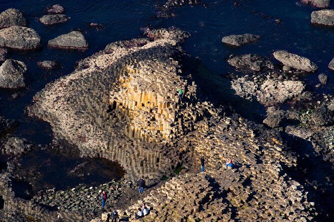 Shore Excursion from Belfast: Including Giants Causeway and Belfast City. - The smart part: pickup at the exact right time