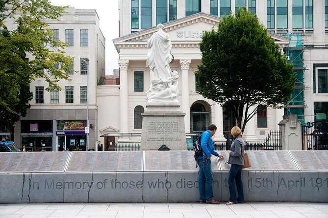 Shore Excursion from Belfast: Including Giants Causeway and Belfast City. - Belfast city center: a panoramic loop plus time to wander